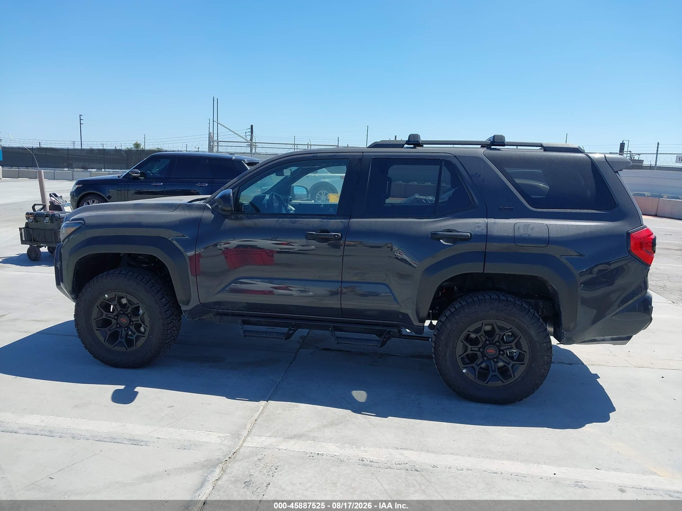 2025 TOYOTA 4RUNNER SR5