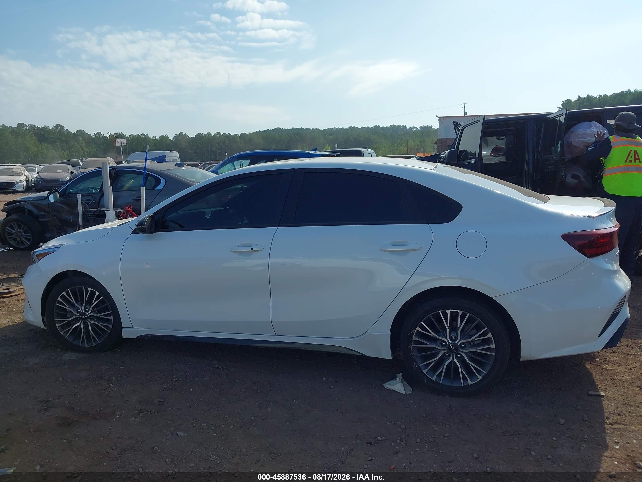 2023 KIA FORTE GT LINE