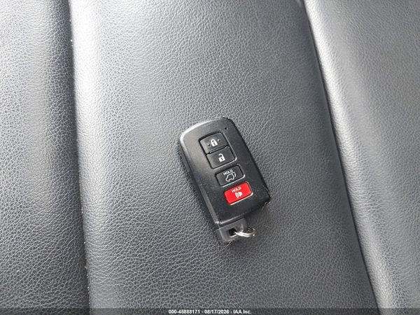 2016 TOYOTA RAV4 SE