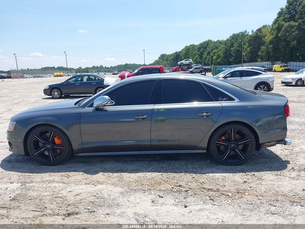 2014 AUDI S8