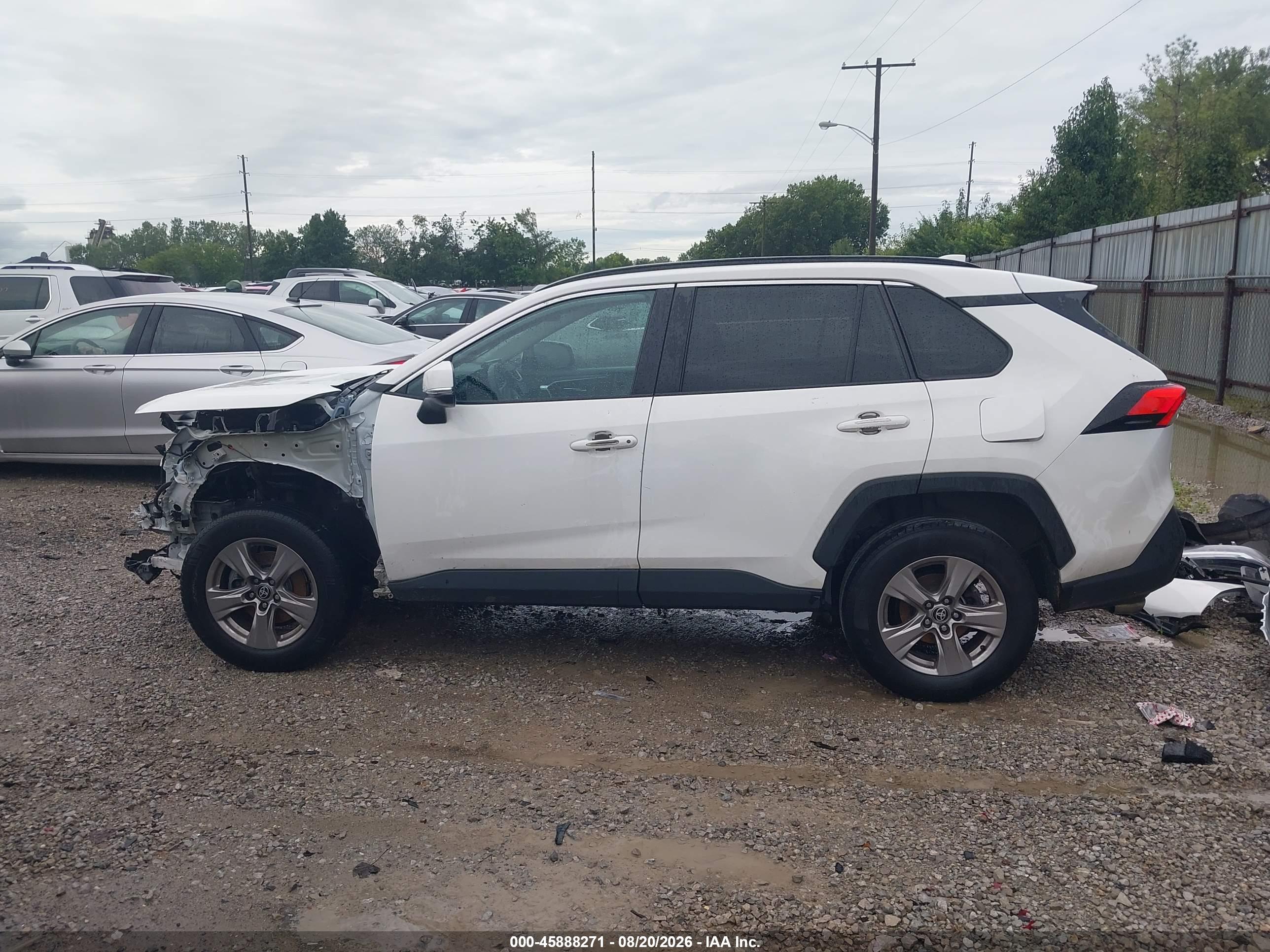 2022 TOYOTA RAV4 XLE