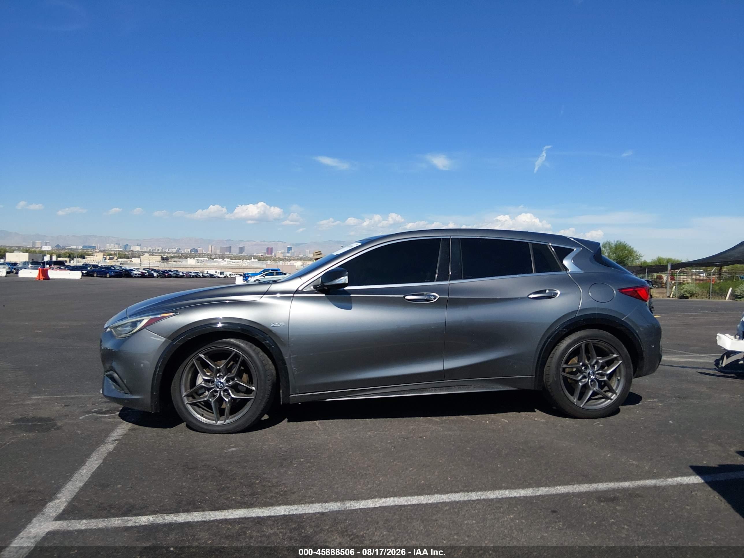 2017 INFINITI QX30 SPORT