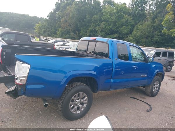 2017 TOYOTA TACOMA SR5