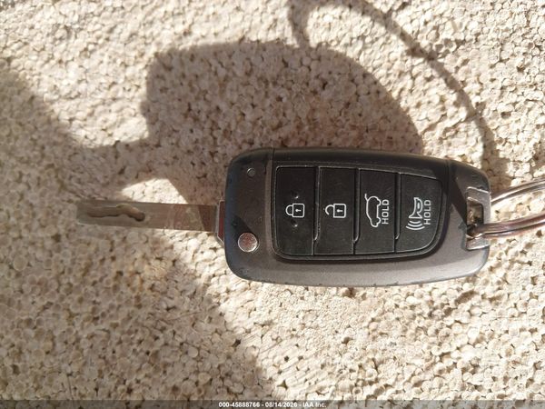 2019 HYUNDAI SANTA FE SE