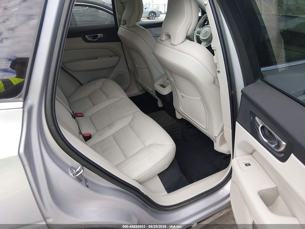 2022 VOLVO XC60 B5 MOMENTUM