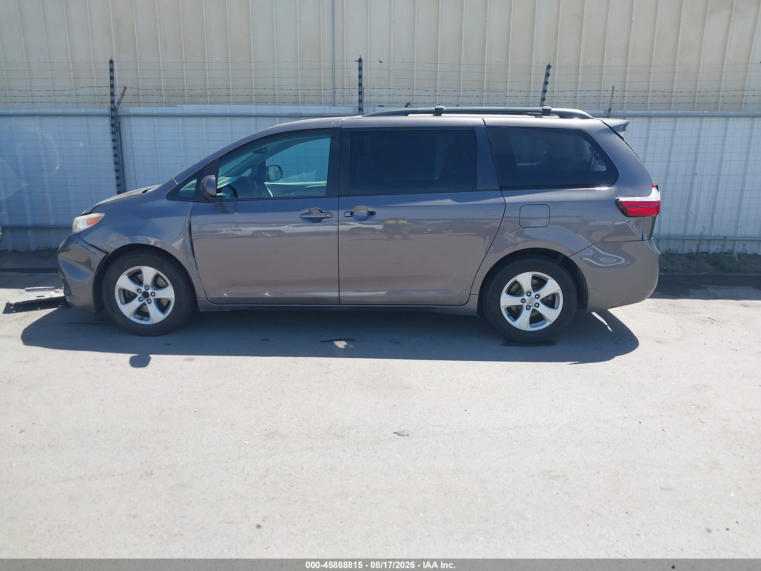 2015 TOYOTA SIENNA LE 8 PASSENGER
