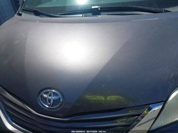 2015 TOYOTA SIENNA LE 8 PASSENGER