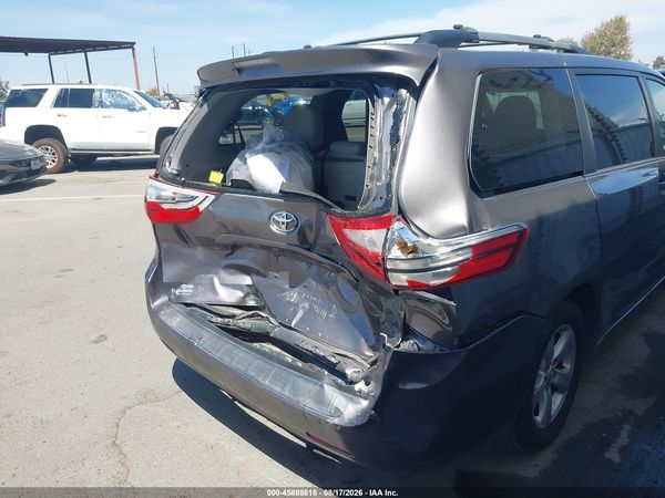 2015 TOYOTA SIENNA LE 8 PASSENGER