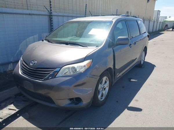 2015 TOYOTA SIENNA LE 8 PASSENGER