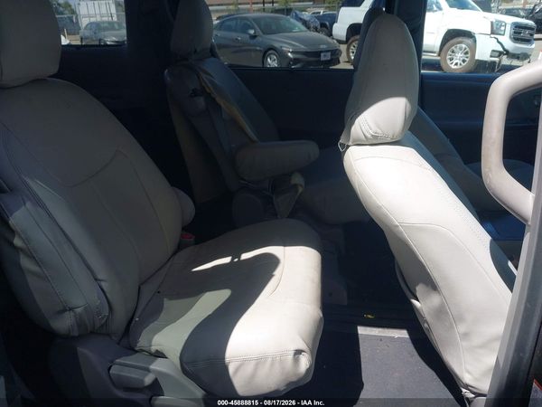 2015 TOYOTA SIENNA LE 8 PASSENGER