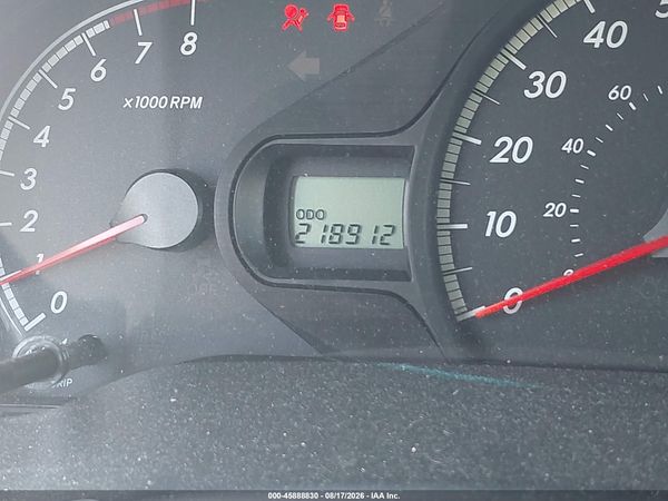 2013 TOYOTA SIENNA LE V6 8 PASSENGER