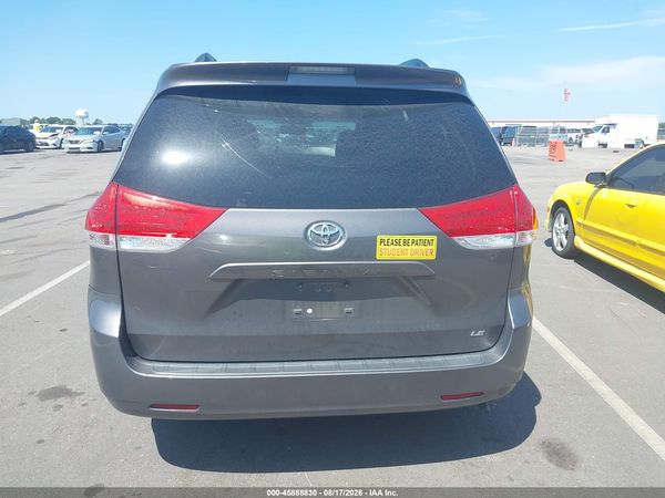 2013 TOYOTA SIENNA LE V6 8 PASSENGER