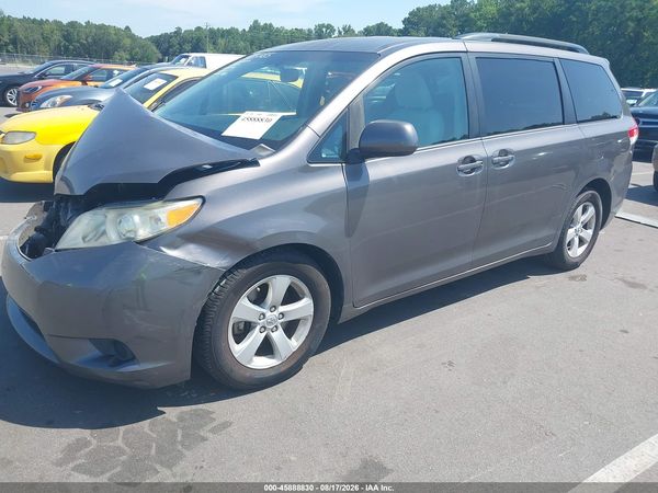 2013 TOYOTA SIENNA LE V6 8 PASSENGER