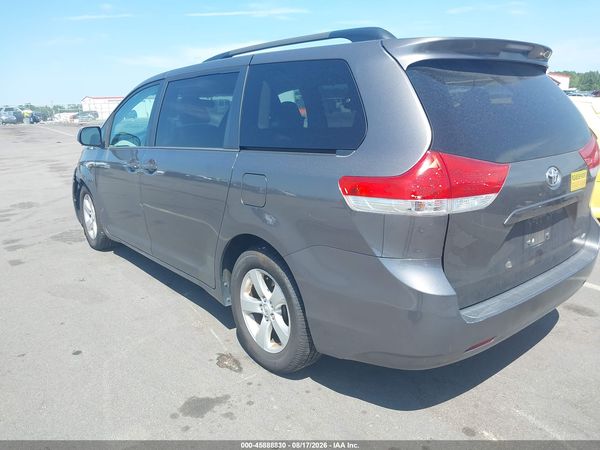 2013 TOYOTA SIENNA LE V6 8 PASSENGER