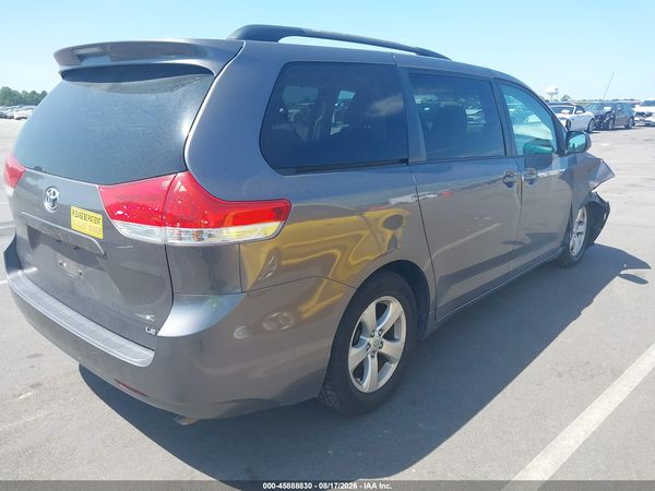 2013 TOYOTA SIENNA LE V6 8 PASSENGER