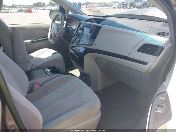 2013 TOYOTA SIENNA LE V6 8 PASSENGER
