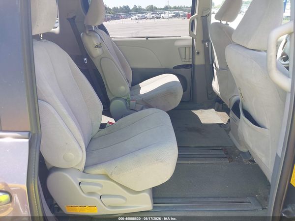 2013 TOYOTA SIENNA LE V6 8 PASSENGER