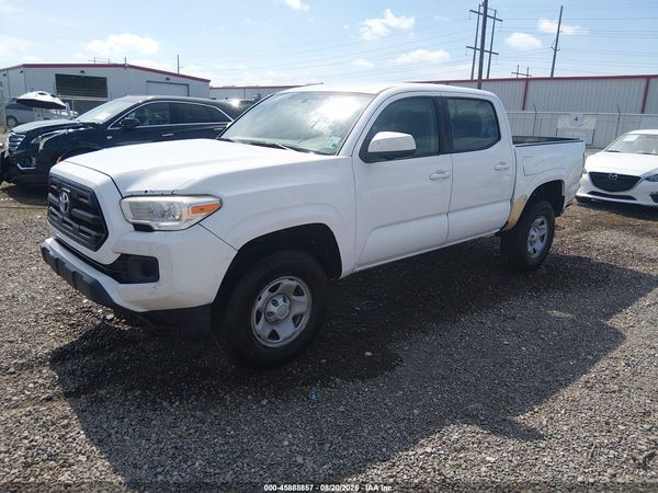 2017 TOYOTA TACOMA SR