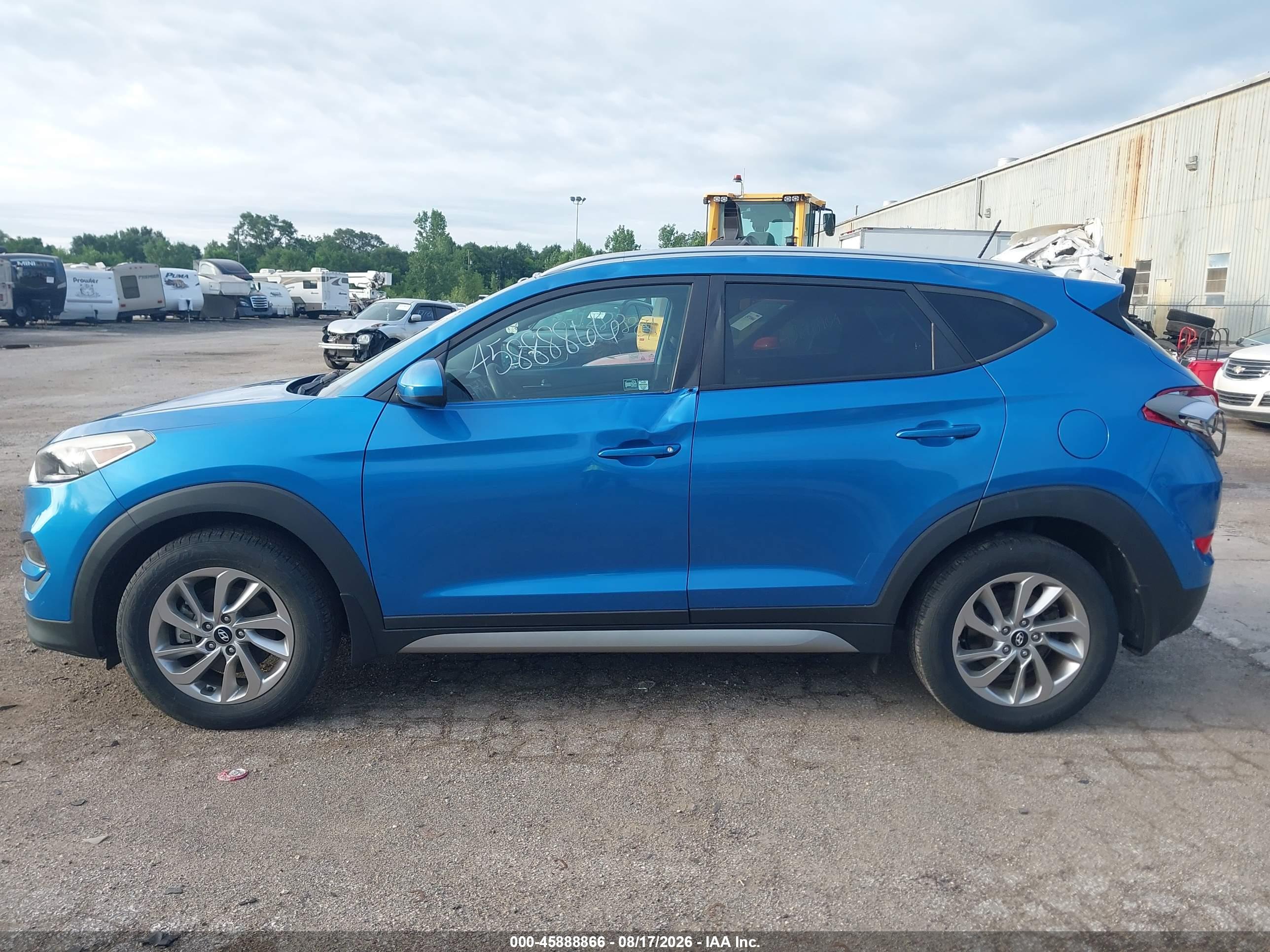 2017 HYUNDAI TUCSON SE