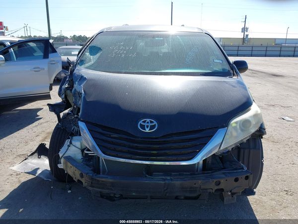 2015 TOYOTA SIENNA LE 8 PASSENGER
