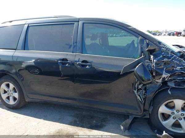 2015 TOYOTA SIENNA LE 8 PASSENGER