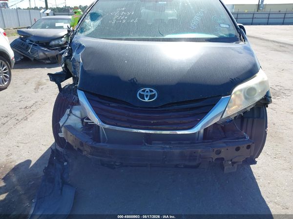 2015 TOYOTA SIENNA LE 8 PASSENGER