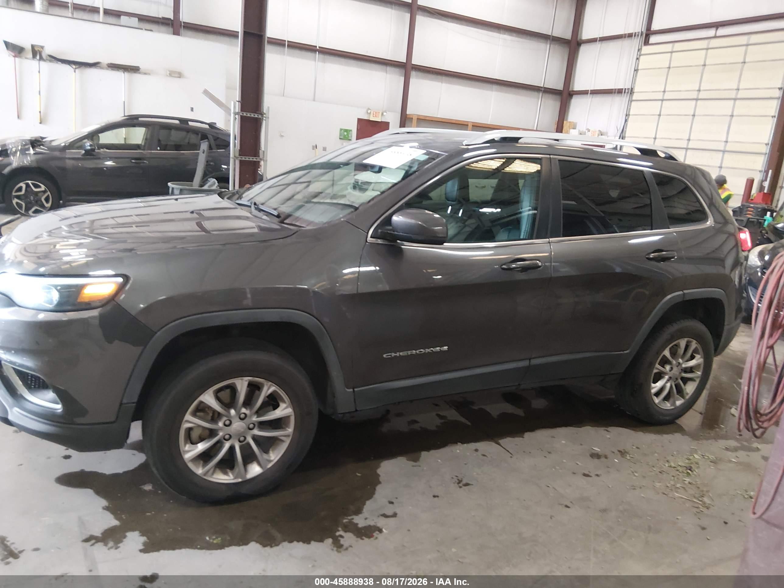 2019 JEEP CHEROKEE LATITUDE PLUS 4X4