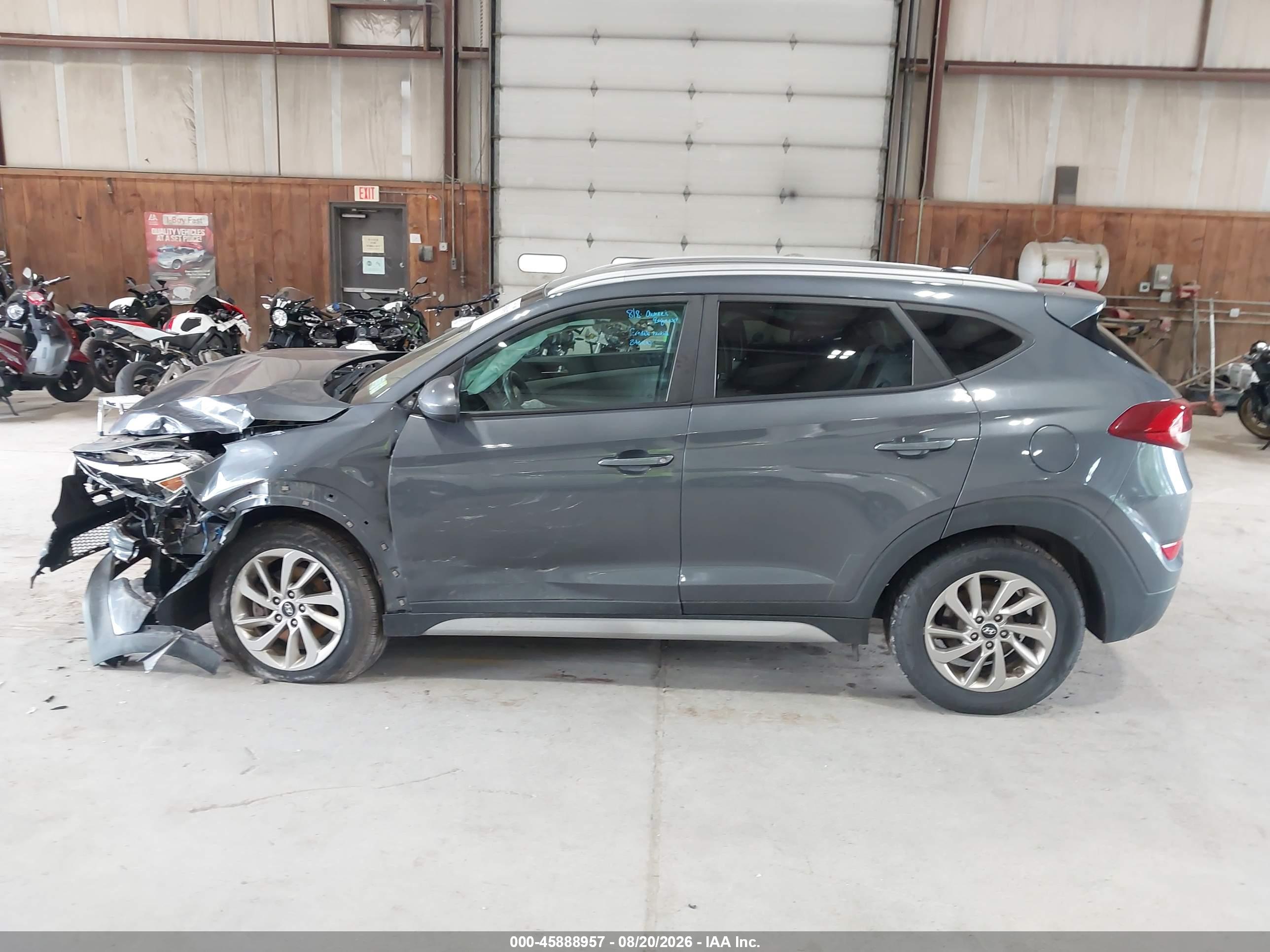 2017 HYUNDAI TUCSON SE