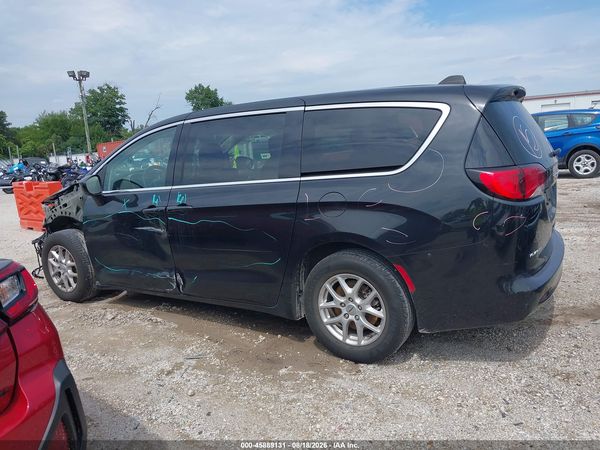 2022 CHRYSLER VOYAGER
