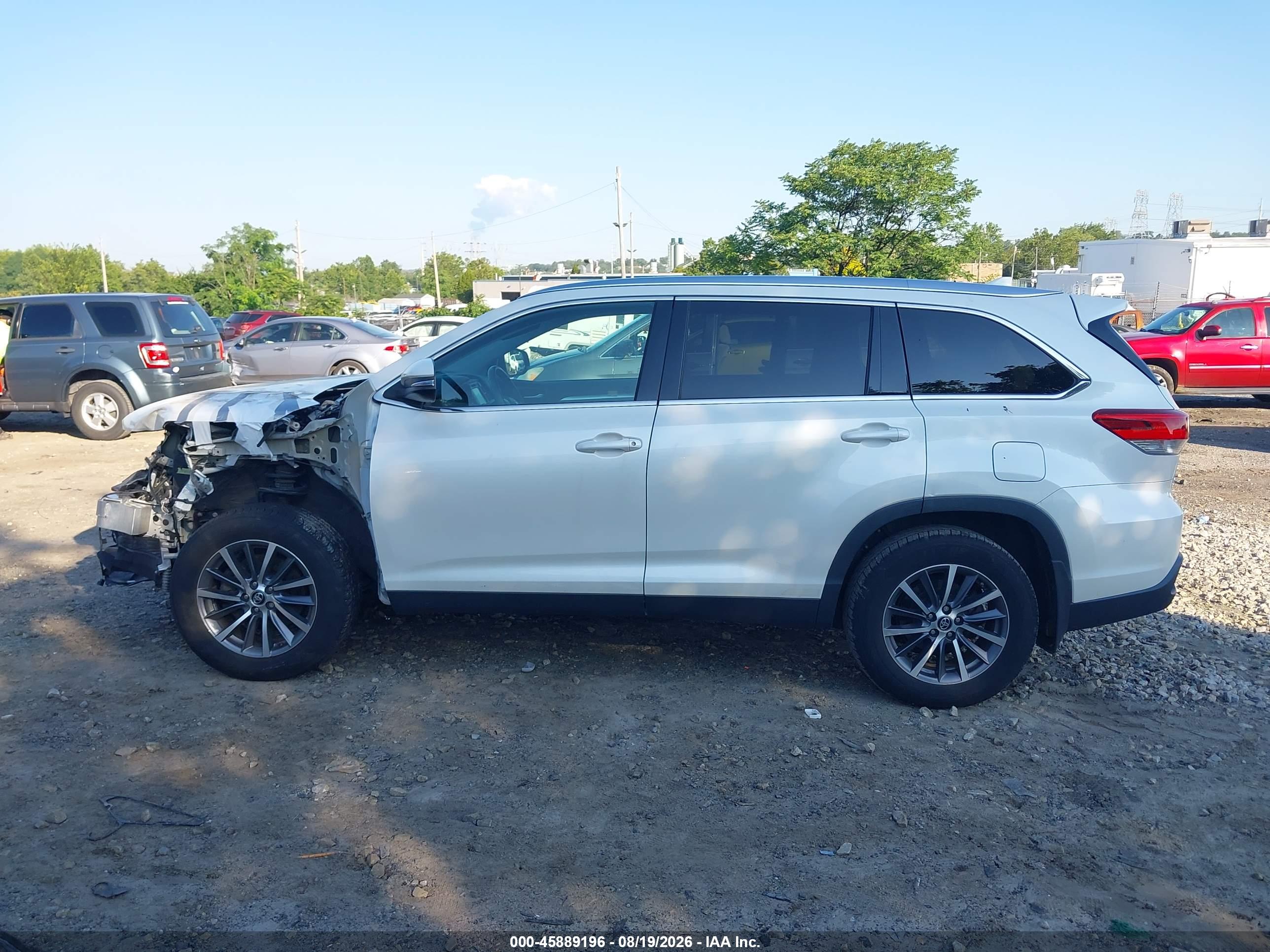2019 TOYOTA HIGHLANDER XLE