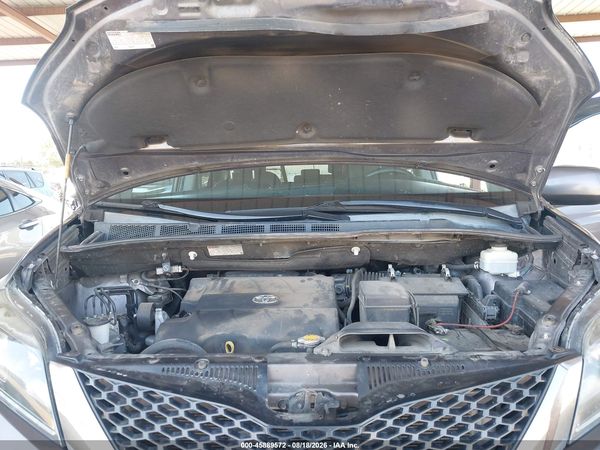 2015 TOYOTA SIENNA SE 8 PASSENGER
