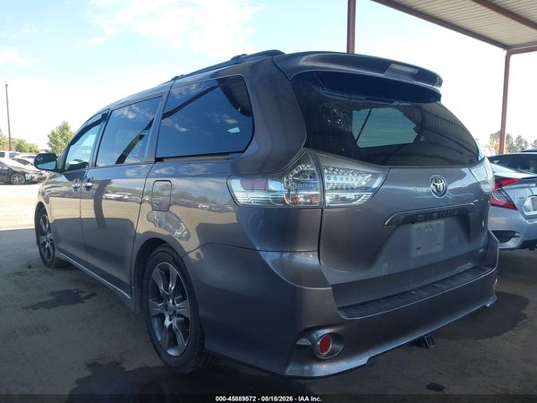 2015 TOYOTA SIENNA SE 8 PASSENGER