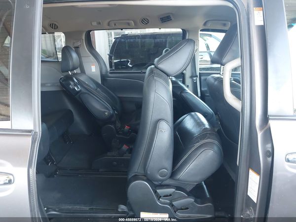 2015 TOYOTA SIENNA SE 8 PASSENGER