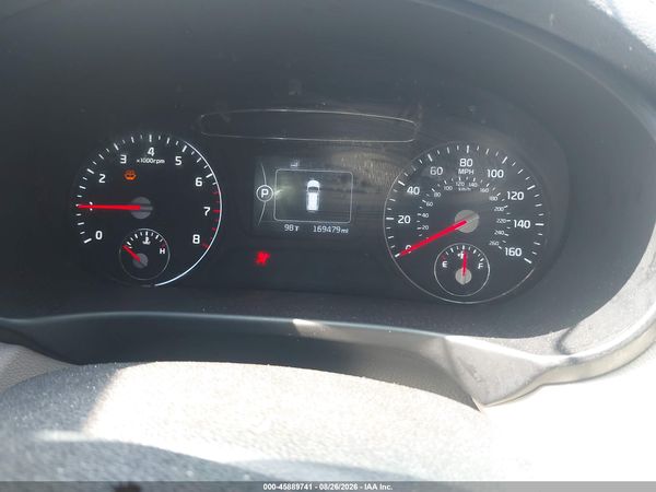 2016 KIA SORENTO 2.4L LX — I7