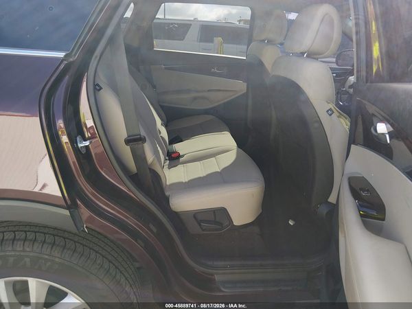 2016 KIA SORENTO 2.4L LX — I8