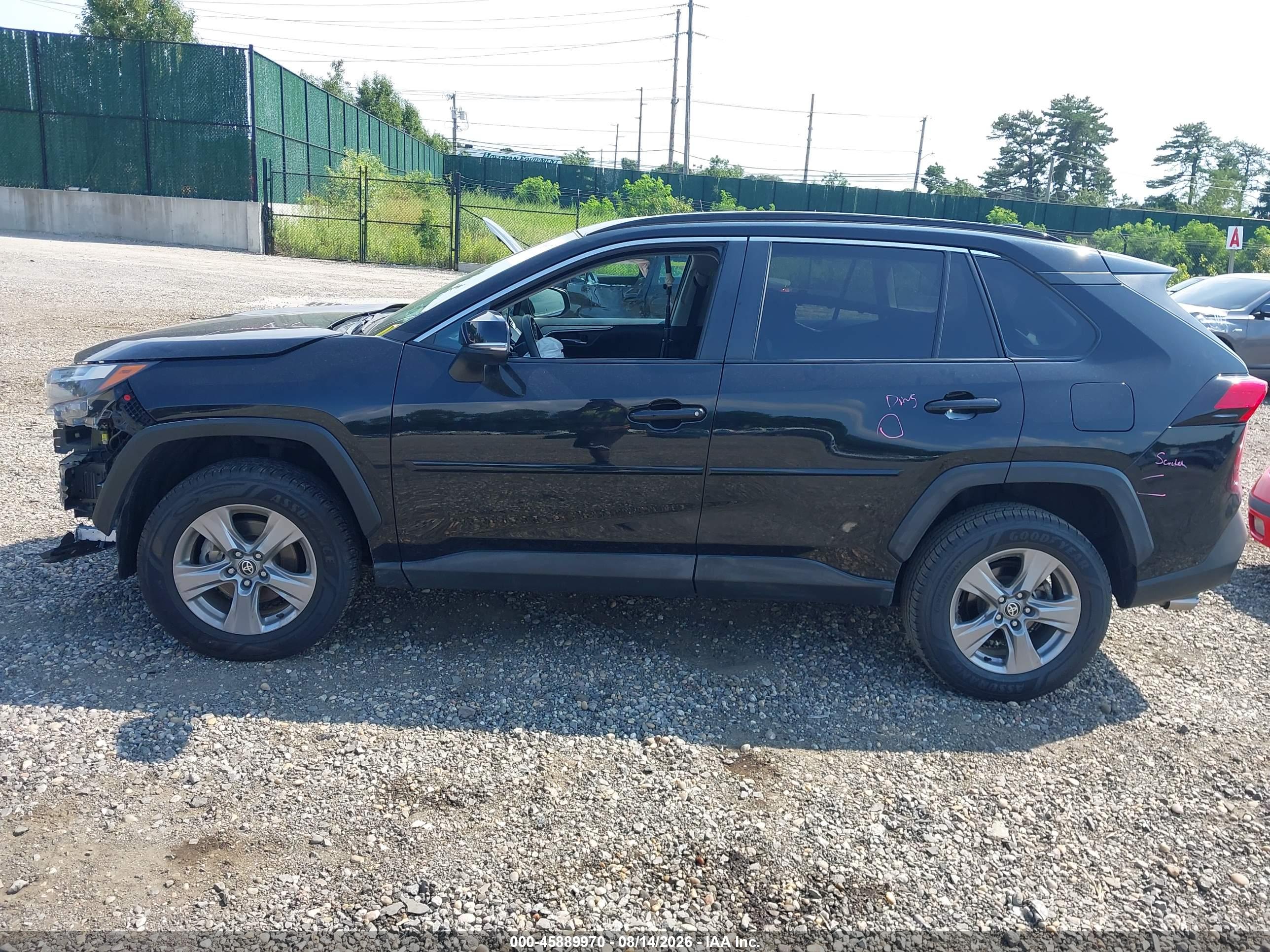 2022 TOYOTA RAV4 XLE