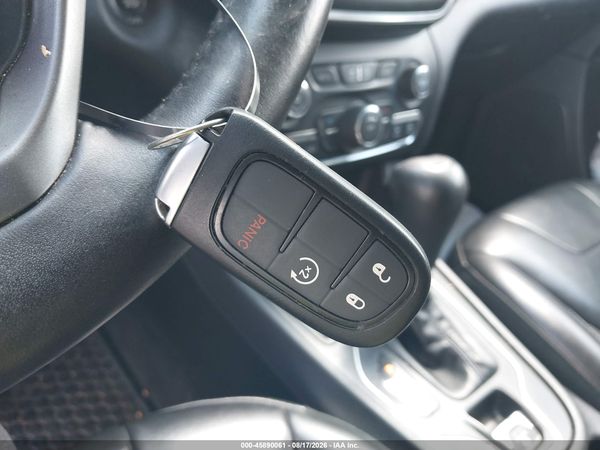 2019 JEEP CHEROKEE LATITUDE PLUS FWD