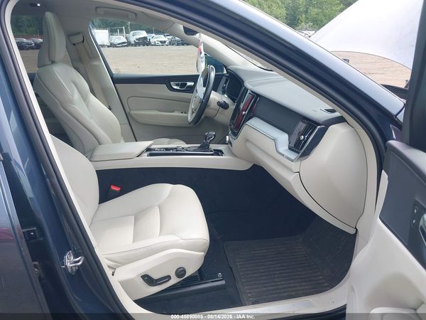 2020 VOLVO XC60 T5 MOMENTUM