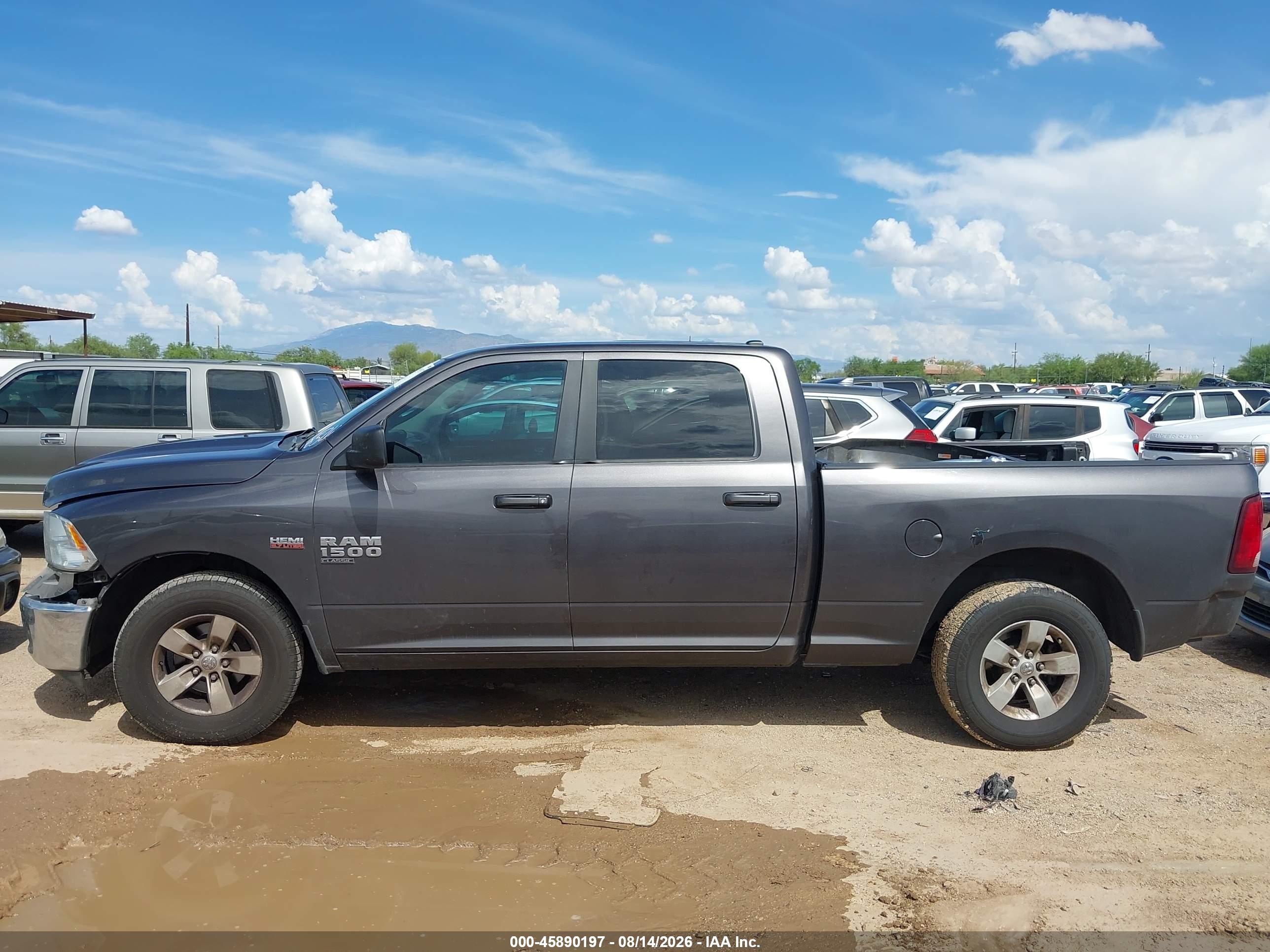 2020 RAM 1500 CLASSIC SLT  4X2 6'4 BOX