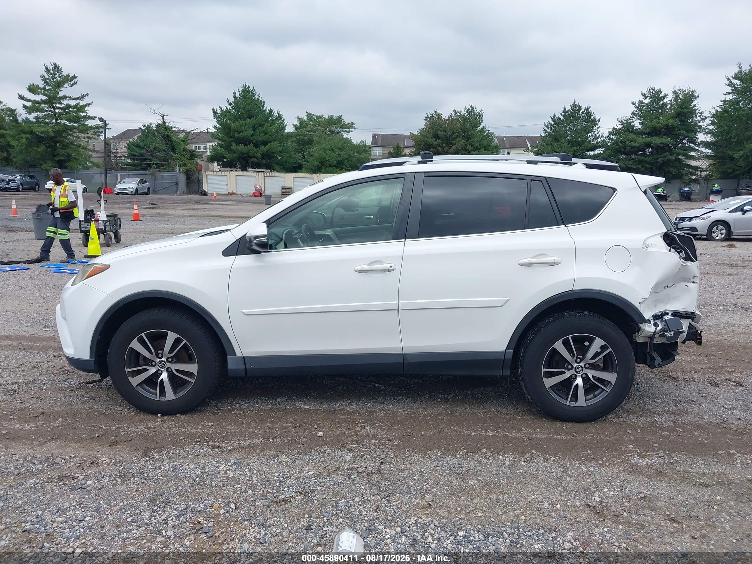 2018 TOYOTA RAV4 XLE