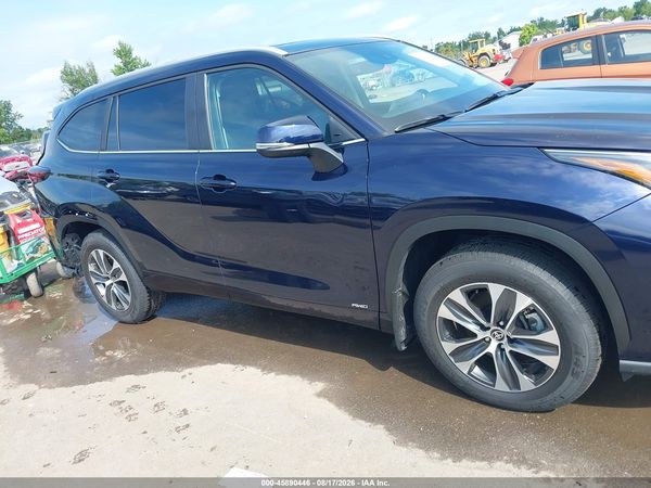 2026 TOYOTA HIGHLANDER HYBRID XLE