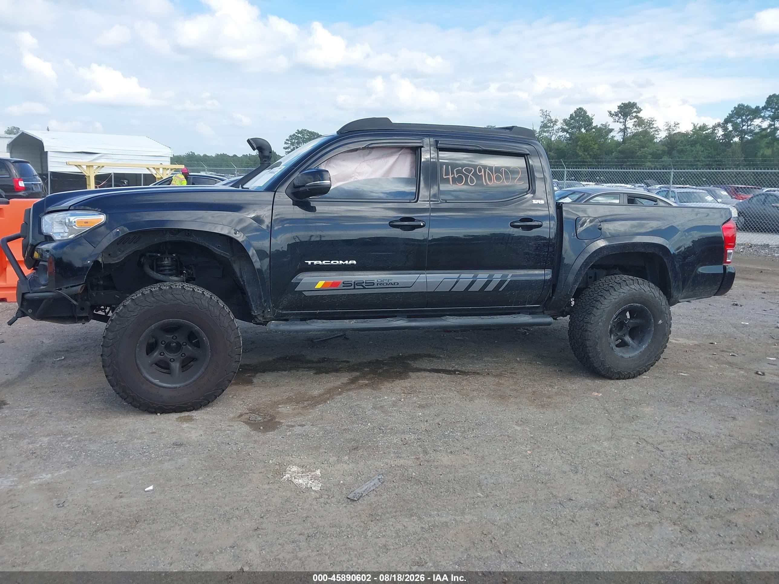2017 TOYOTA TACOMA SR5 V6
