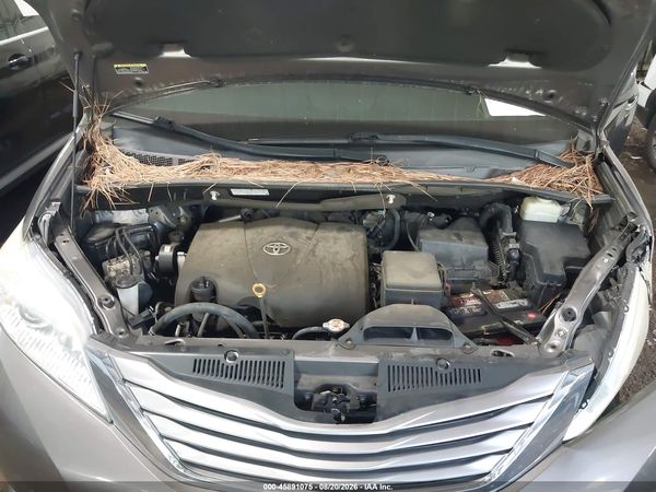 2017 TOYOTA SIENNA XLE 8 PASSENGER