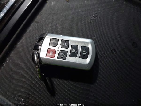 2017 TOYOTA SIENNA XLE 8 PASSENGER