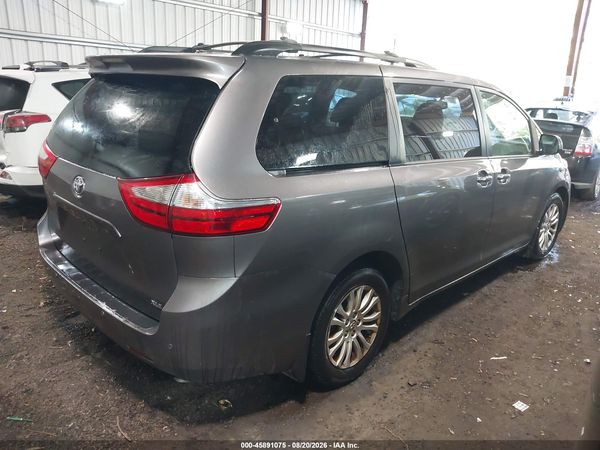 2017 TOYOTA SIENNA XLE 8 PASSENGER