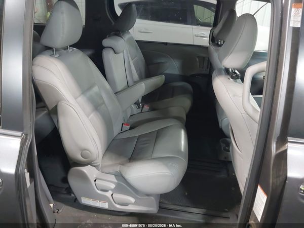 2017 TOYOTA SIENNA XLE 8 PASSENGER