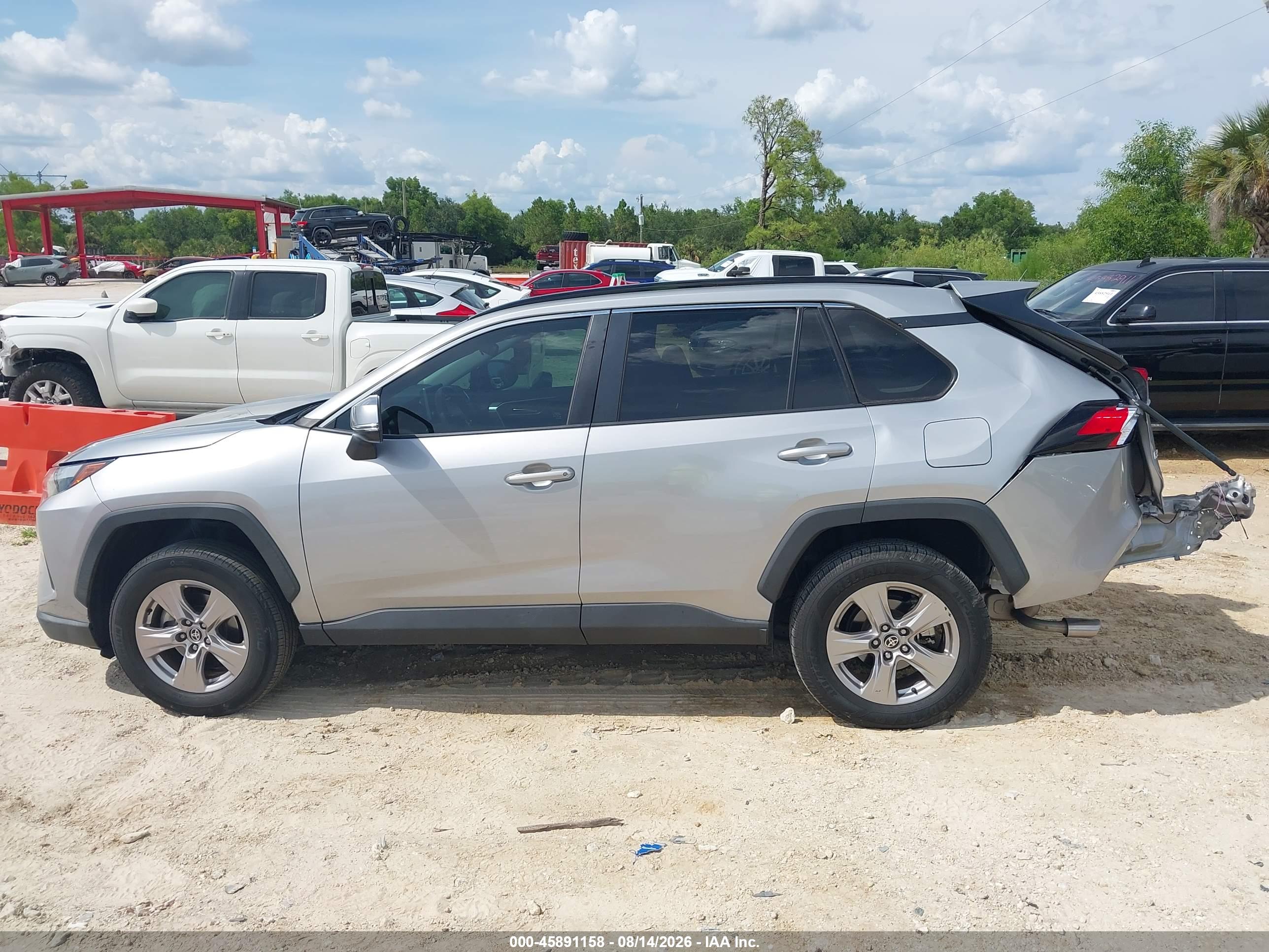 2023 TOYOTA RAV4 XLE