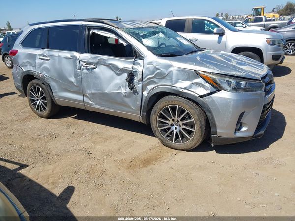 2018 TOYOTA HIGHLANDER SE — I1