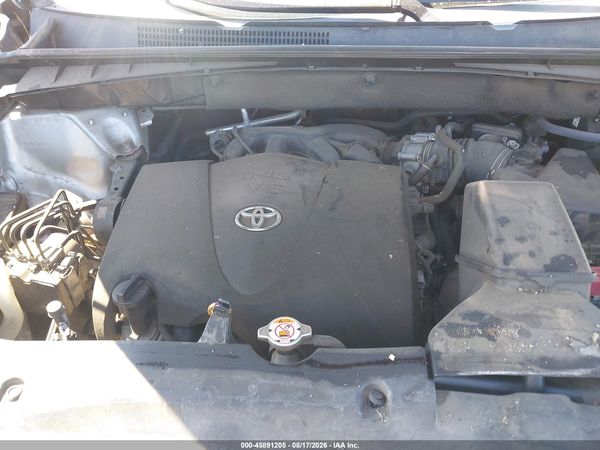 2018 TOYOTA HIGHLANDER SE — I10