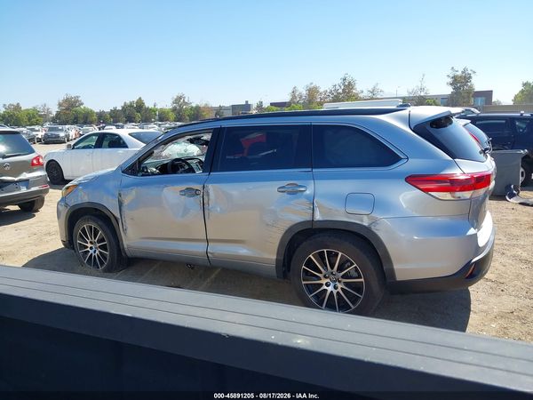 2018 TOYOTA HIGHLANDER SE — I117